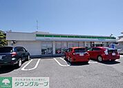 ファミリーマート所沢東新井町店 246m