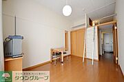2階はじゅうたん張り