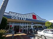 西友所沢花園店 421m