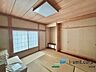 その他：心と体をゆったりと安らげる空間。寝室のゆとりが大きい分だけ、暮らしの安らぎは深まります。一日の疲れを癒すだけでなく、ご夫婦の親密な語らいを紡ぎ出します。