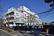 小学校「江戸川区立新堀小学校まで461m」