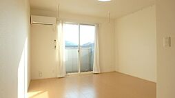 JR東北本線 小山駅 バス8分 中央福祉医療専門学校下車 徒歩4分の賃貸アパート 2階1Kのリビング/ダイニング