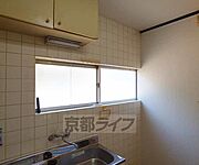 窓のあるキッチン