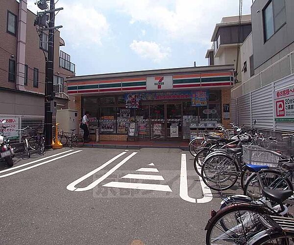 画像30:セブンイレブン京都JR円町駅前店まで80m 丸太町通り沿いに有り、ＪＲ円町駅の目の前です