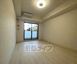 京都市営烏丸線 十条駅 徒歩3分の賃貸マンション 1階1Kのリビング/ダイニング