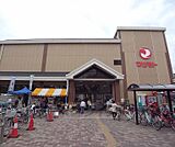 マツモト 新丸太町店まで156m 常盤エリアの大型スーパーです。駐車場も多く確保しております。丸太町通り沿いです。