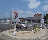 セブンイレブン　京都川島店まで430m 広々とした駐車場が停めやすい