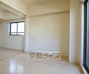 窓が多くて換気良好