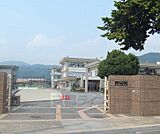 安詳小学校まで900m のどかで自然豊かな環境にございます。