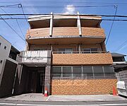 がっちりとしたコンクリートマンションです。