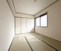 室内：和室を別角度から見た様子です。