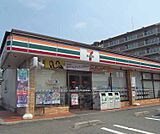 セブンイレブン亀岡篠町馬堀店まで800m 美味しいお弁当、コーヒーならここ