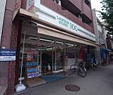 ローソンストア100京都千本丸太町店まで320m