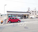 セブンイレブン鹿王院駅前店まで487m