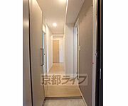 玄関から見た室内です。