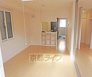 明るいお部屋です