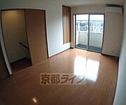 フローリングでとてもキレイです。