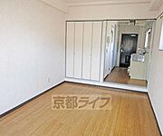 玄関まで見えます
