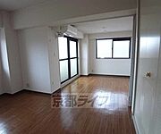 11帖以上あるお部屋は広々。