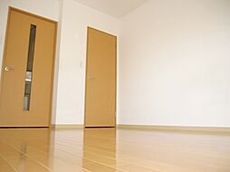 多摩都市モノレール 甲州街道駅 徒歩1分の賃貸マンション 1階1Kのリビング/ダイニング