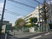 小学校「市立田奈小学校まで590m」