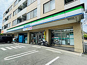 コンビニ「ファミリーマート横浜神大寺四丁目店まで547m」