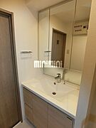 同間取り、別部屋の写真です。