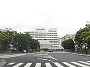 病院「藤沢市民病院まで930m」