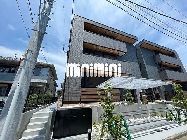 6 / 18