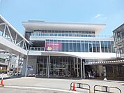 ショッピング施設「オダキューＯＸまで640m」