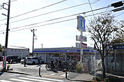 コンビニ「ローソンつきみ野駅前店まで340m」