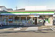 コンビニ「ファミリーマート海老名東柏ヶ谷店まで221m」