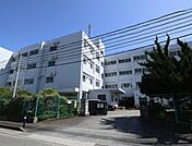 中学校「海老名市立海西中学校まで562m」