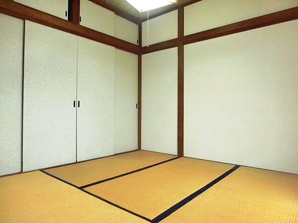 画像5:畳の落ち着く和室スペース。