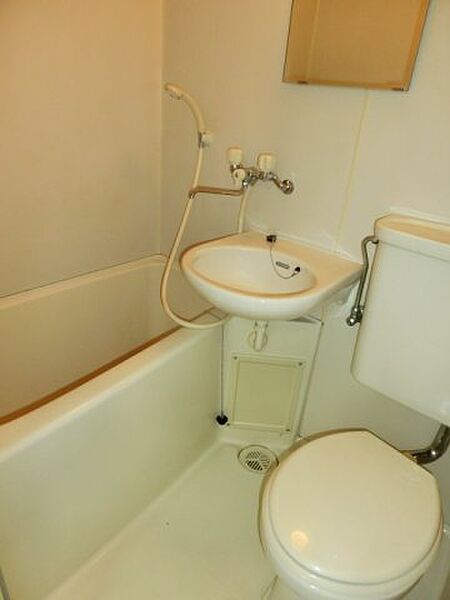 画像7:清潔感のあるバスルーム。