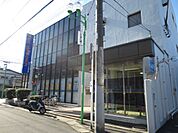 銀行「東京ベイ信用金庫まで330m」