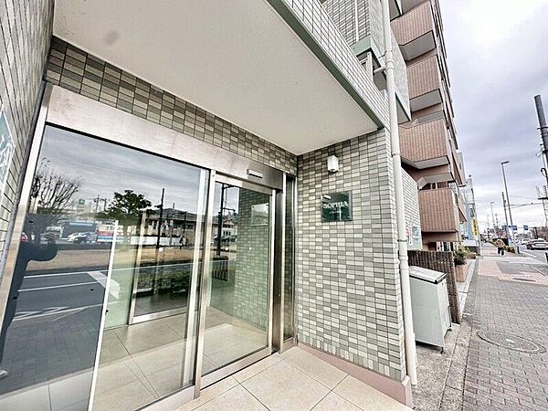 建物エントランス
