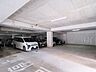 設備：ショッピングや旅行、レジャーが気軽に楽しめる駐車場を完備しています。※空き状況は変化することがございますのであらかじめご了承ください。