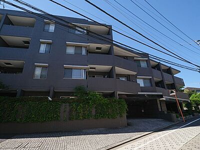 外観:第一種低層住居専用地域に佇む、(株)竹中工務店施工の上質な低層マンションです。2匹までペット飼育可能(細則有)です。 外観:第一種低層住居専用地域に佇む、(株)竹中工務店施工の上質な低層マンションです。2匹までペット飼育可能(細則有)です。