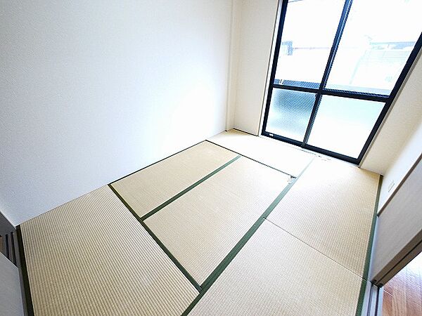画像5:柔らかい畳が心地よい和室
