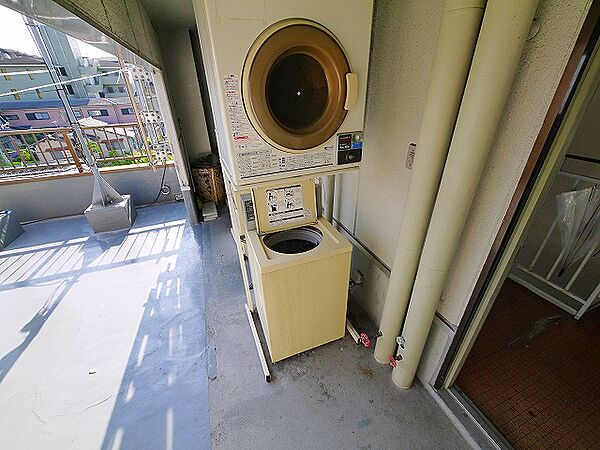 画像28:共用の洗濯機置き場です