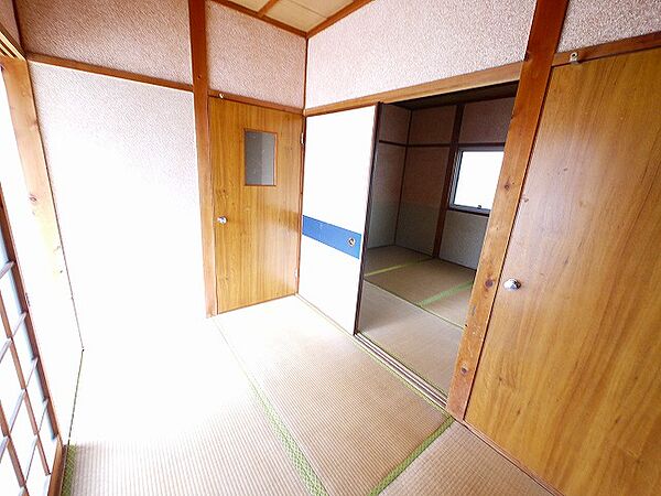 画像28:和室、ちょっとしたくつろぎスペースにいかがでしょうか
