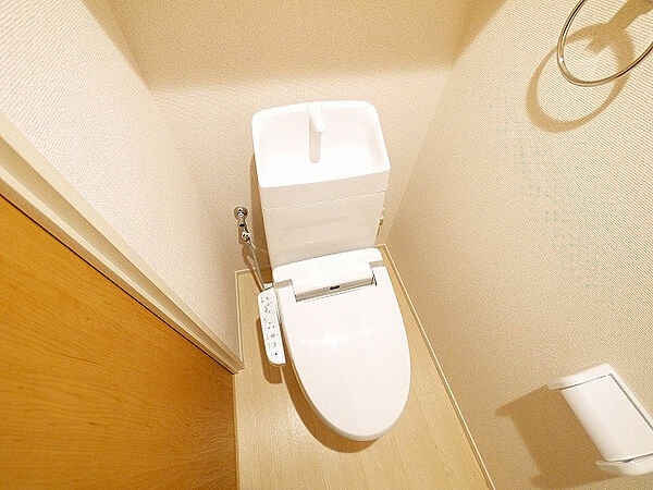 画像9:清潔感のあるトイレです