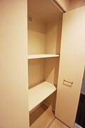 脱衣所収納※同物件別部屋内装※
