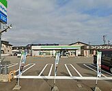 コンビニ「ファミリーマート金沢小坂町店まで103ｍ」