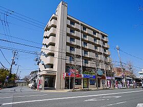 楠本第二ビル  ｜ 奈良県天理市川原城町（賃貸マンション2K・6階・52.00㎡） その1