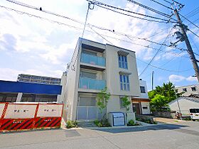 クオリスタ奈良  ｜ 奈良県奈良市大宮町2丁目（賃貸マンション1LDK・1階・44.11㎡） その1