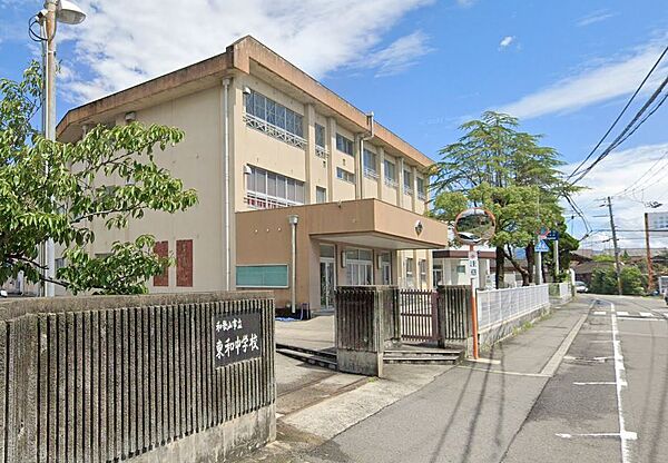 画像11:【中学校】和歌山市立東和中学校まで584ｍ