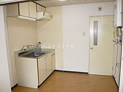 インペリアルワタナベ 115 1階1Kのリビング/ダイニング