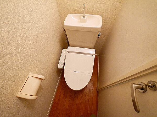 画像9:ゆったりとした空間のトイレです